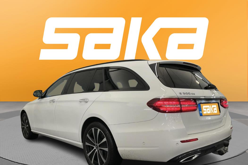 MERCEDES-BENZ E 2023