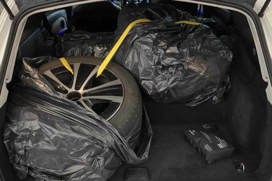 MERCEDES-BENZ E 2023