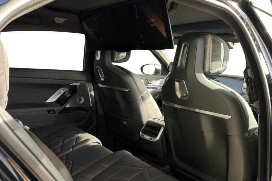 BMW i7 2024