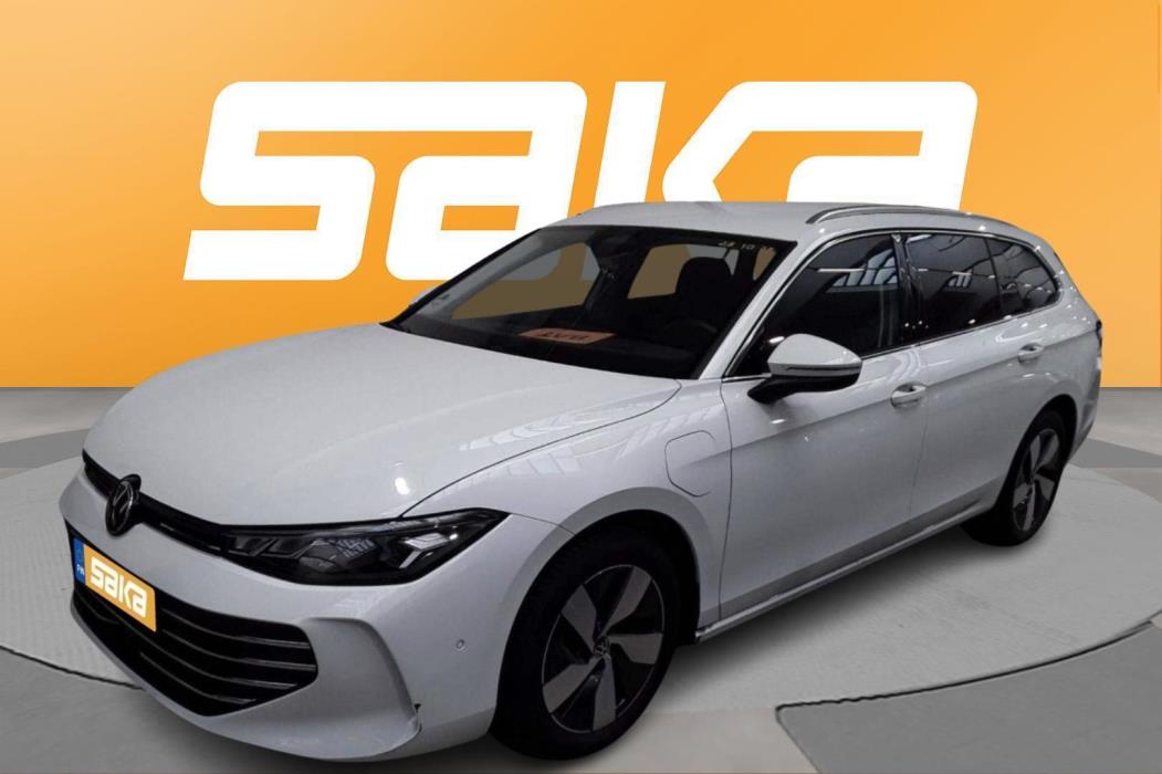 VOLKSWAGEN Passat 2025