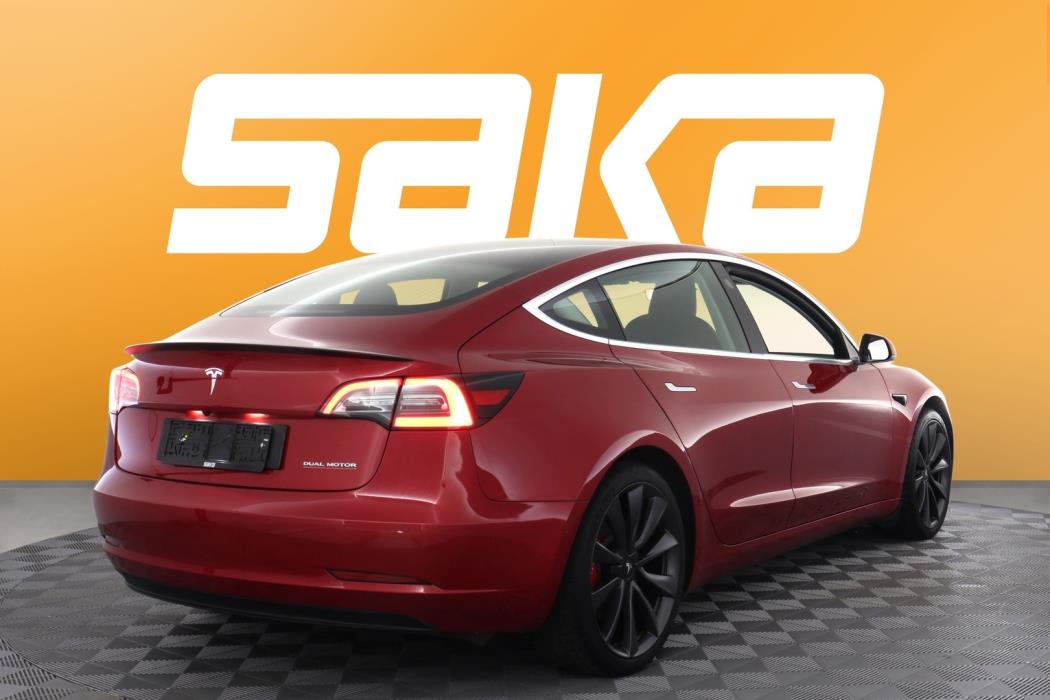 TESLA Model 3 2020