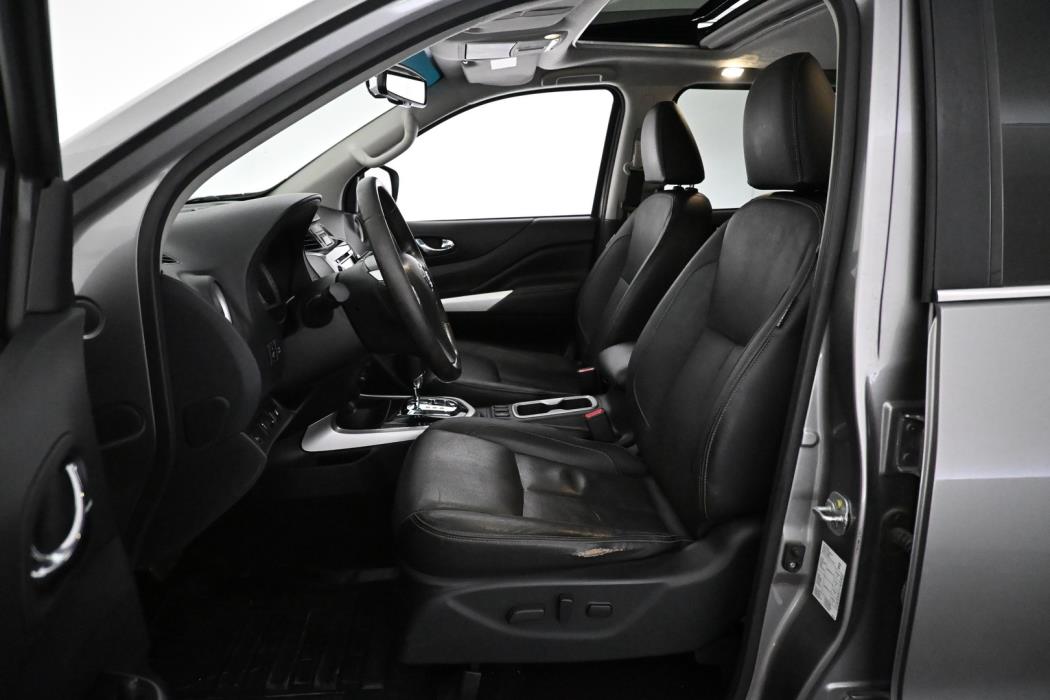 NISSAN Navara 2017