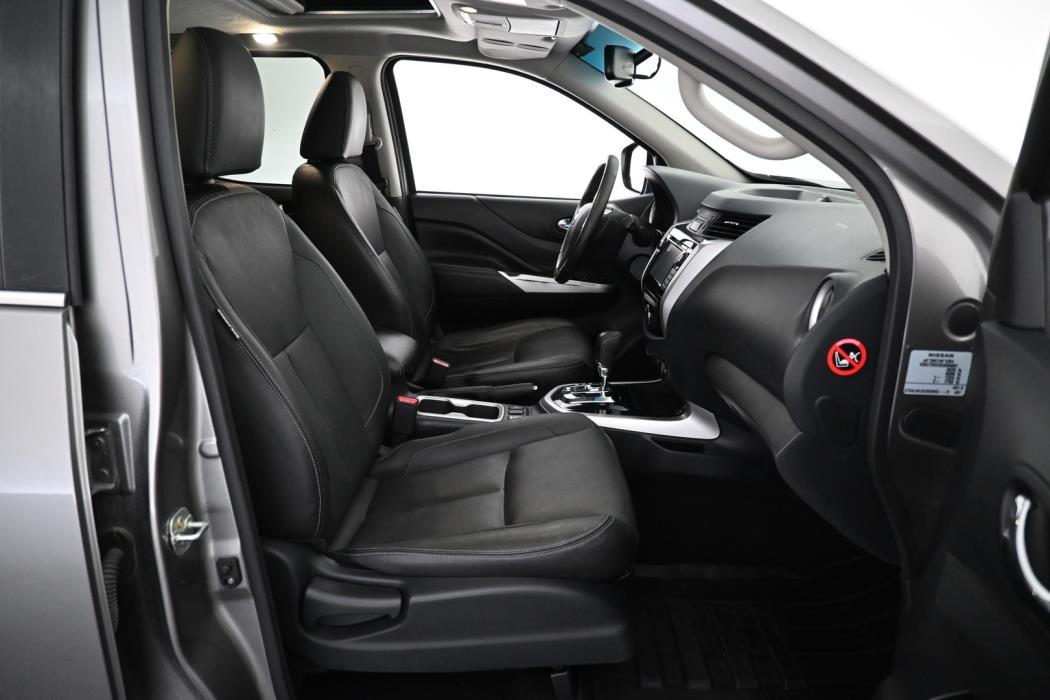 NISSAN Navara 2017