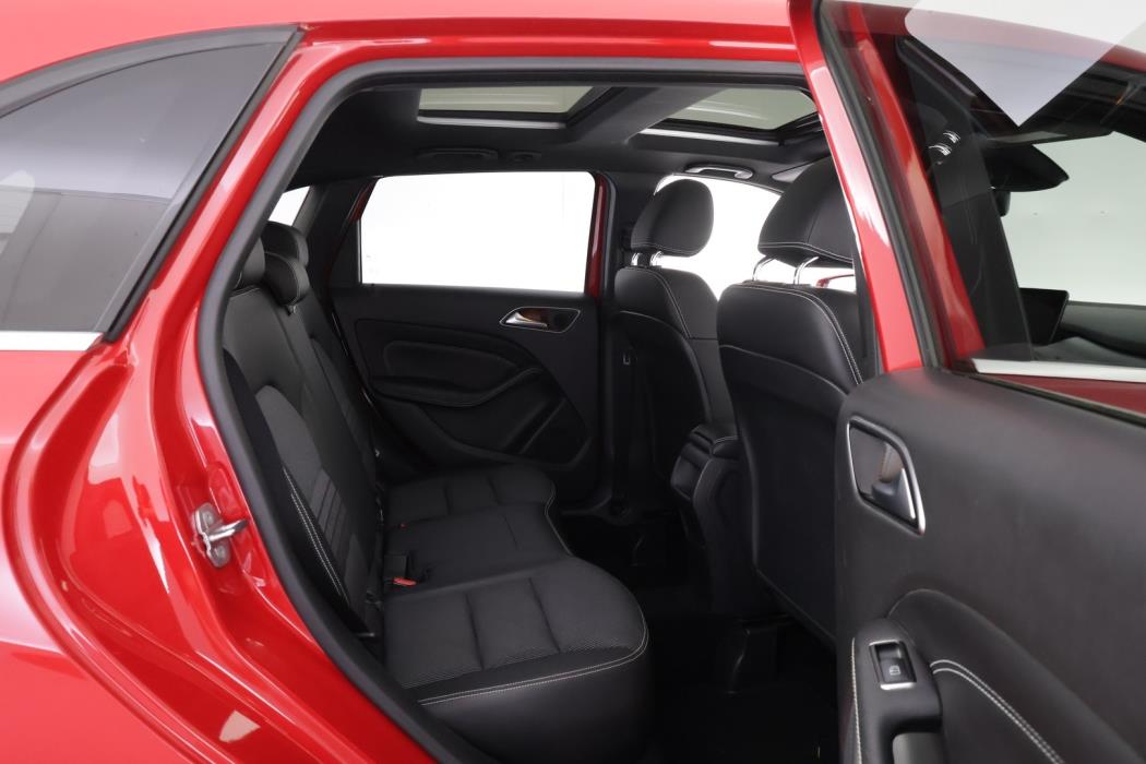 MERCEDES-BENZ B 2018