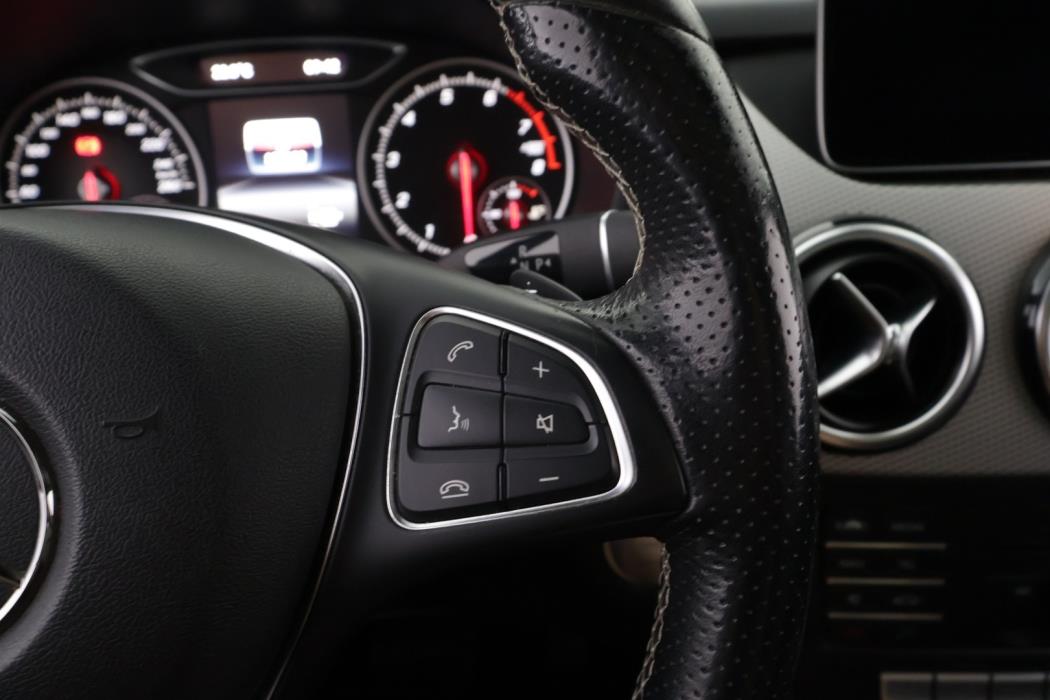 MERCEDES-BENZ B 2018