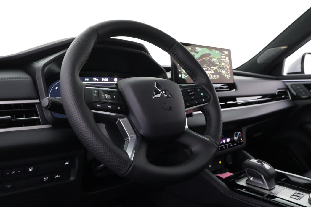 MITSUBISHI Outlander 2026