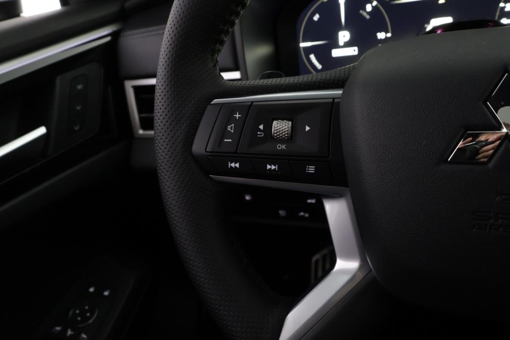MITSUBISHI Outlander 2026