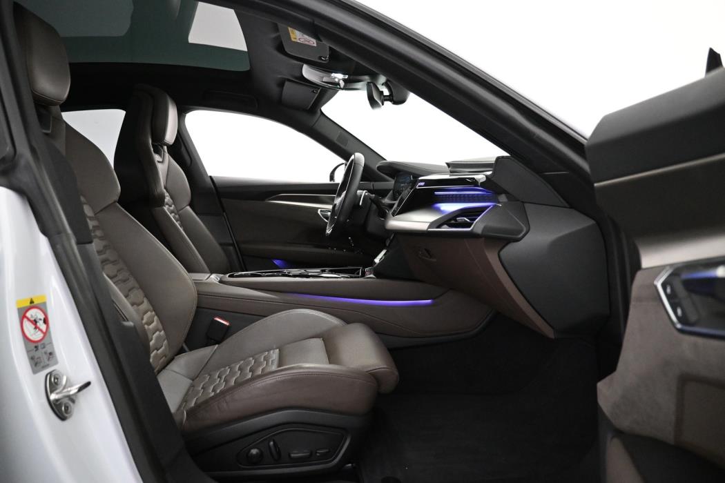 AUDI E-TRON GT RS 2023