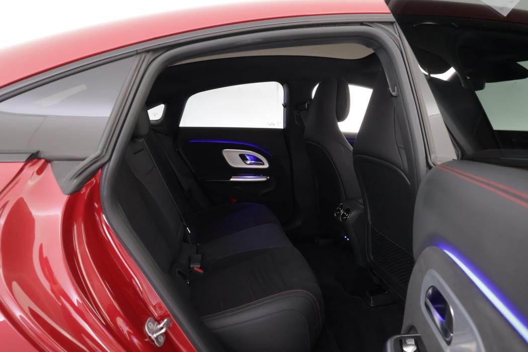 MERCEDES-BENZ CLA 2025
