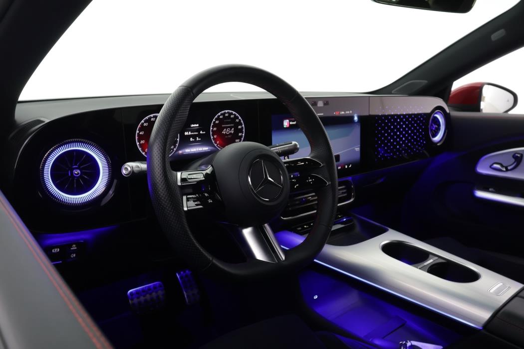 MERCEDES-BENZ CLA 2025