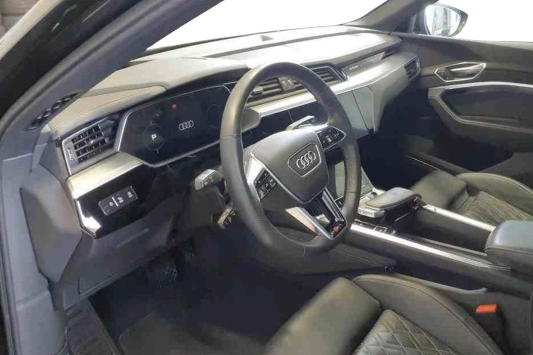 AUDI e-tron 2022