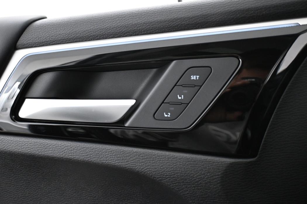 MITSUBISHI Outlander 2025