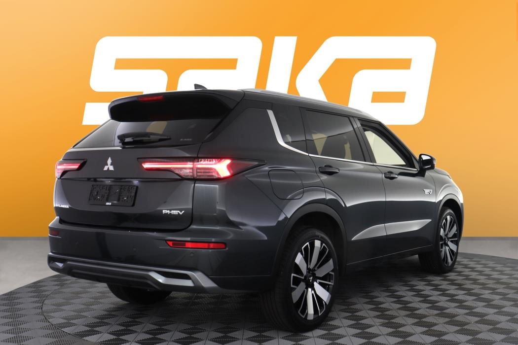 MITSUBISHI Outlander 2025