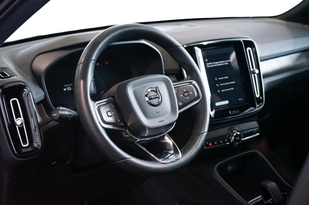 VOLVO XC40 2023