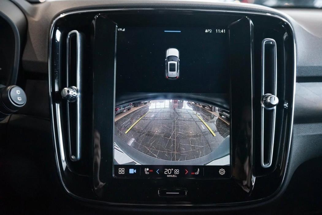 VOLVO XC40 2023