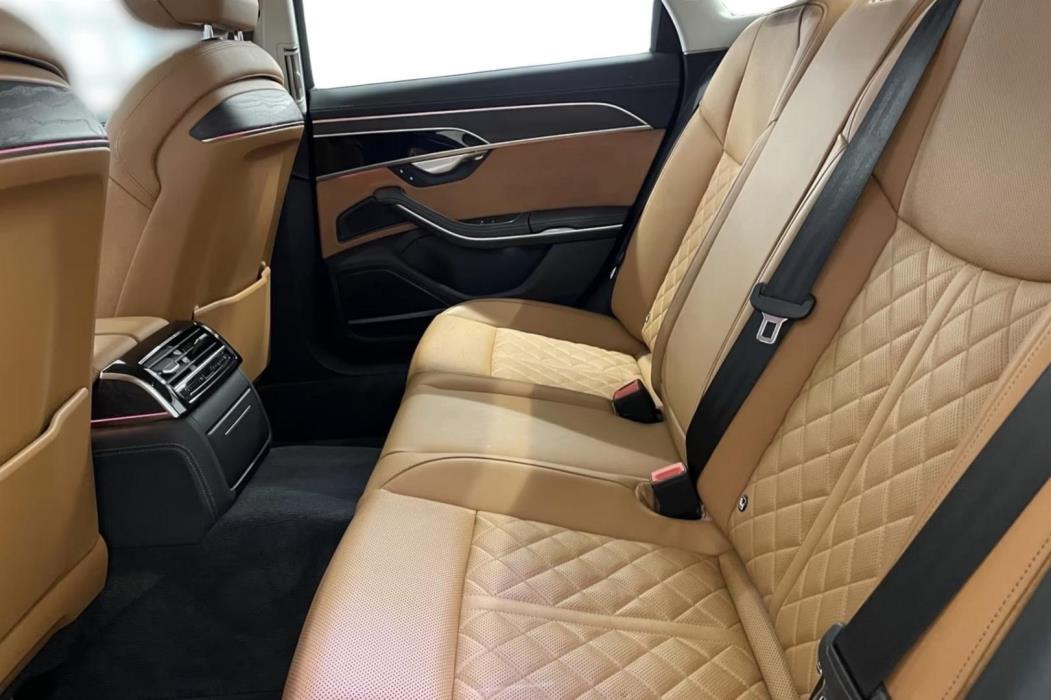 AUDI A8 2023