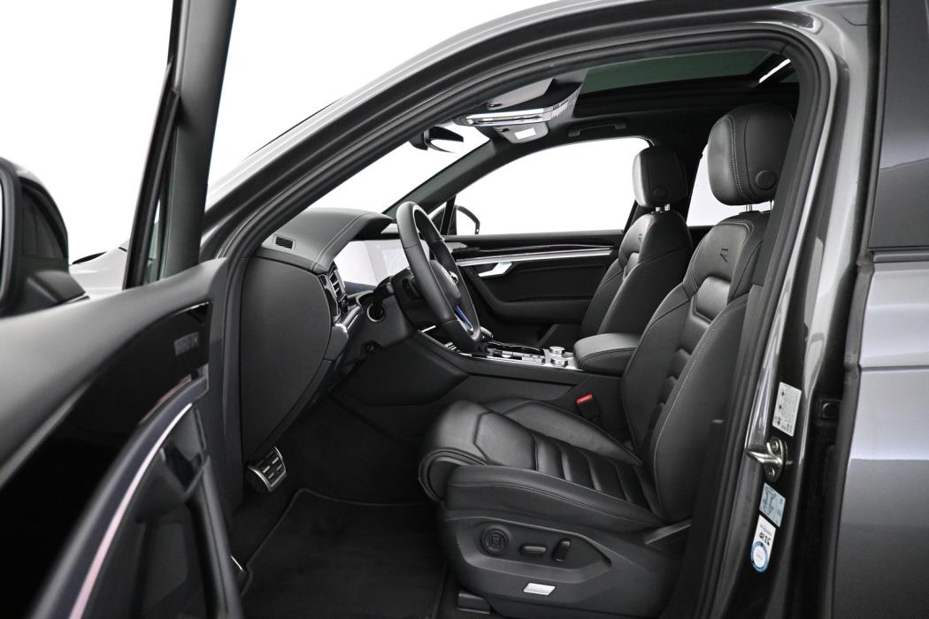 VOLKSWAGEN Touareg 2023