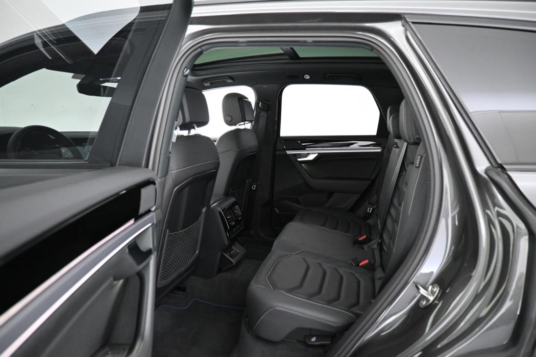 VOLKSWAGEN Touareg 2023