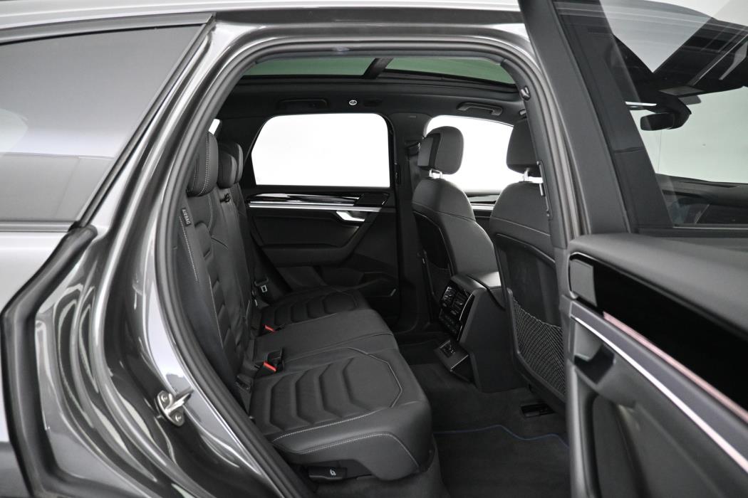 VOLKSWAGEN Touareg 2023