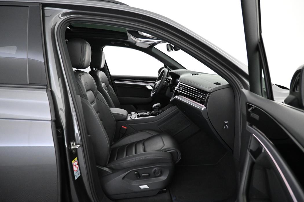VOLKSWAGEN Touareg 2023