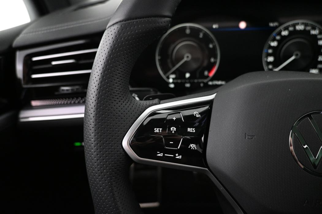 VOLKSWAGEN Touareg 2023