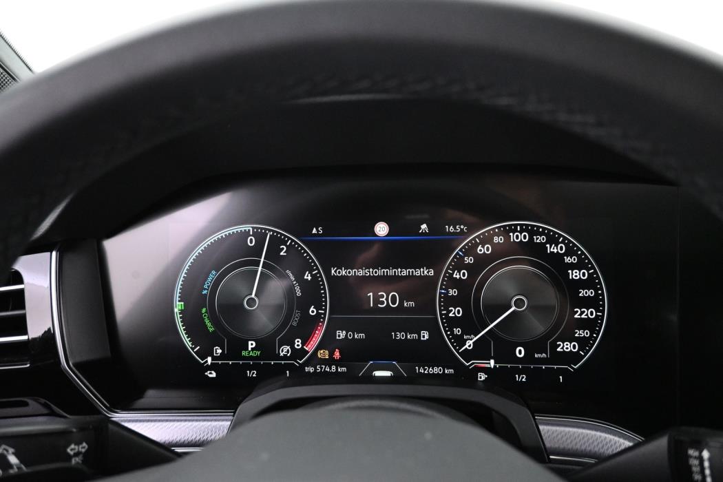 VOLKSWAGEN Touareg 2023