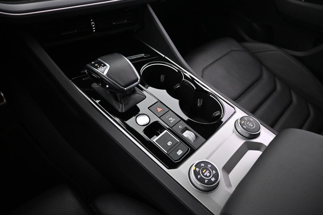 VOLKSWAGEN Touareg 2023