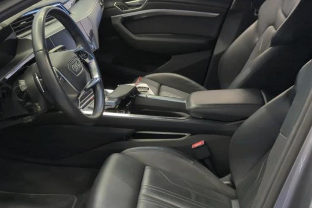 AUDI e-tron 2022