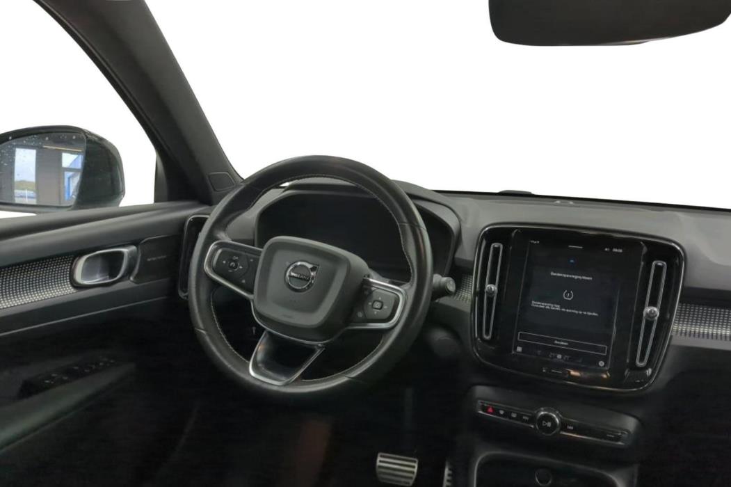 VOLVO XC40 2021