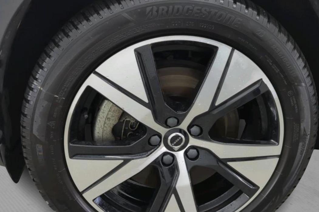 VOLVO XC40 2021