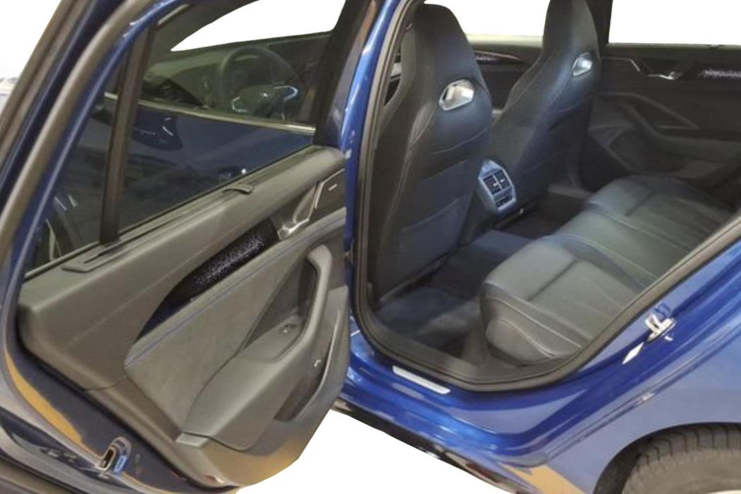 VOLKSWAGEN Passat 2025