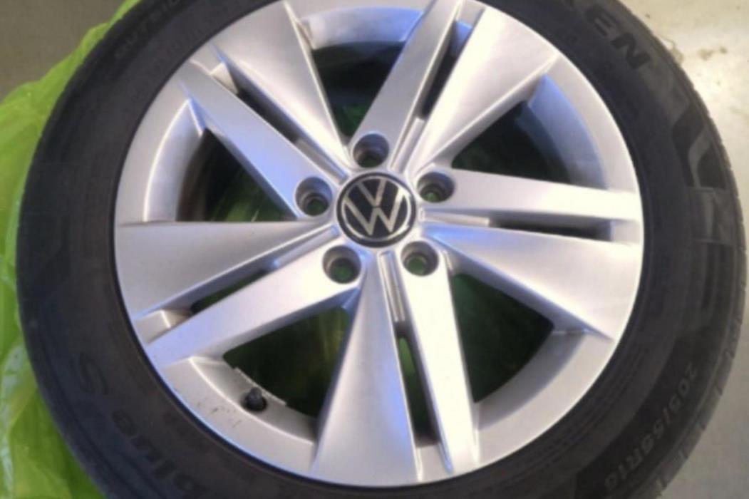 VOLKSWAGEN Golf 2021