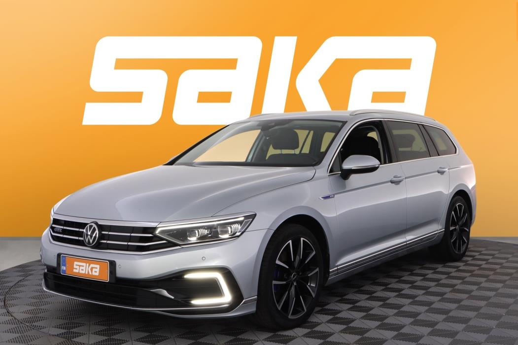 VOLKSWAGEN Passat 2023