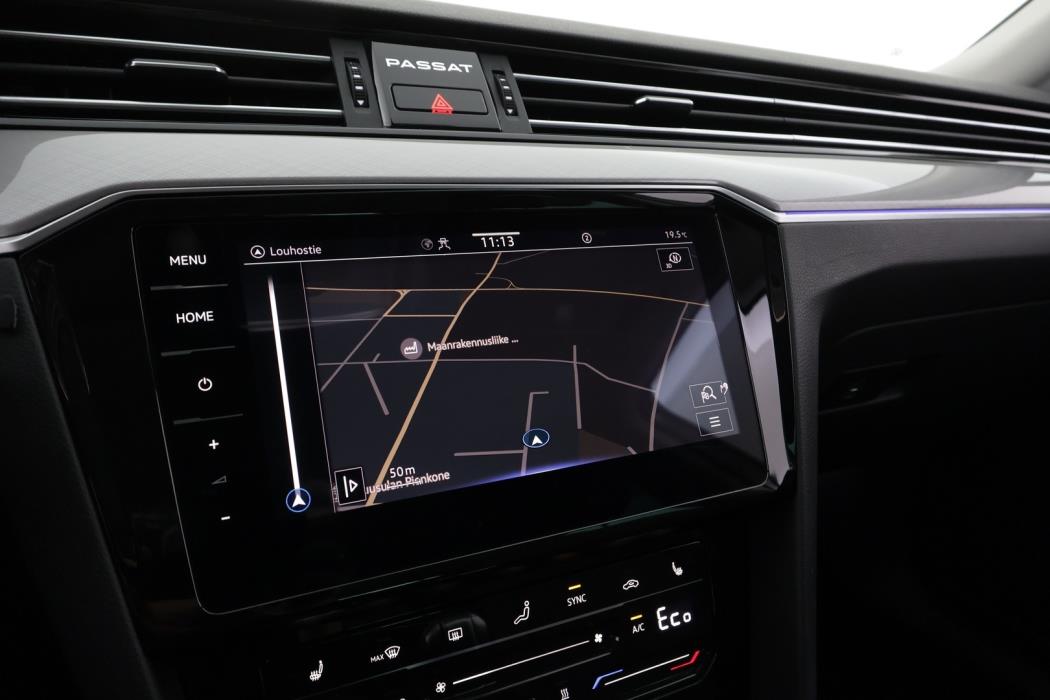 VOLKSWAGEN Passat 2023