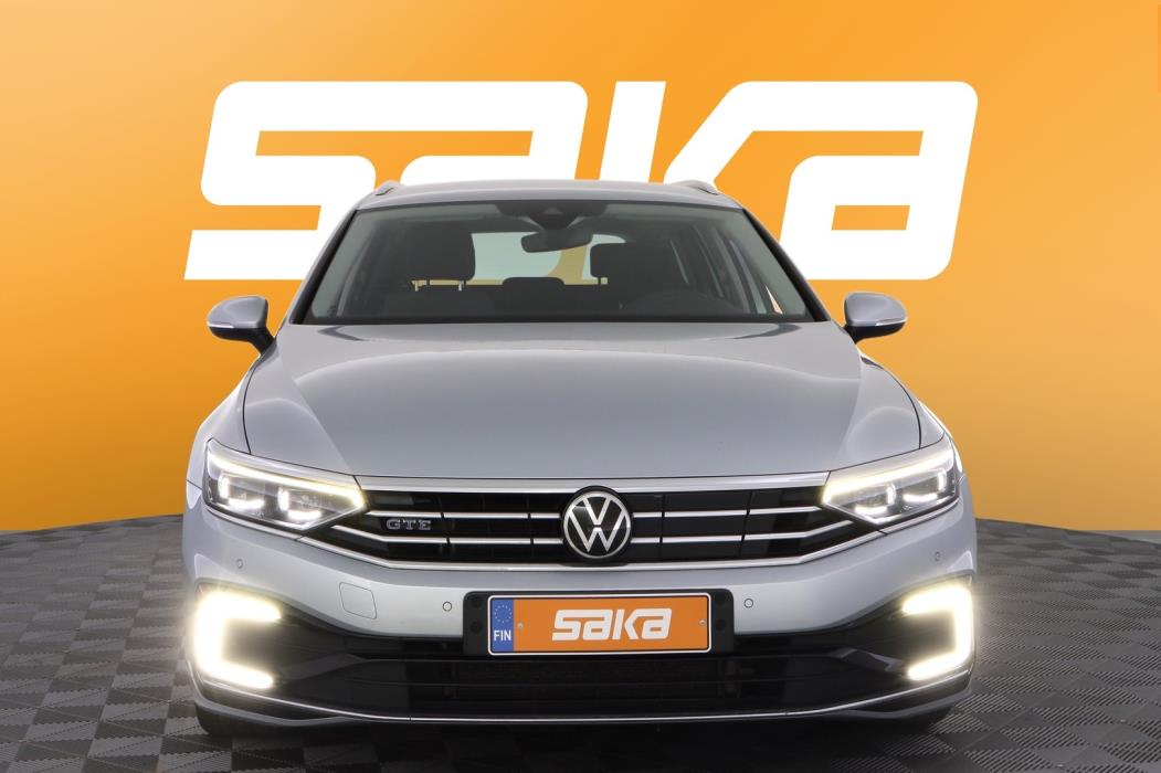 VOLKSWAGEN Passat 2023