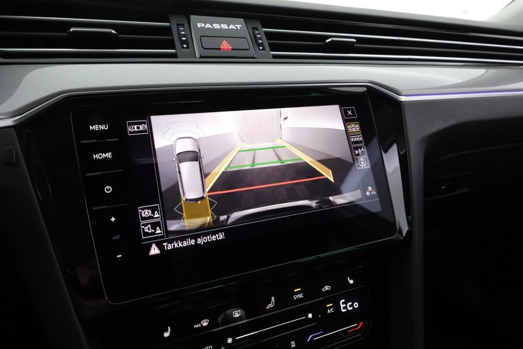 VOLKSWAGEN Passat 2023