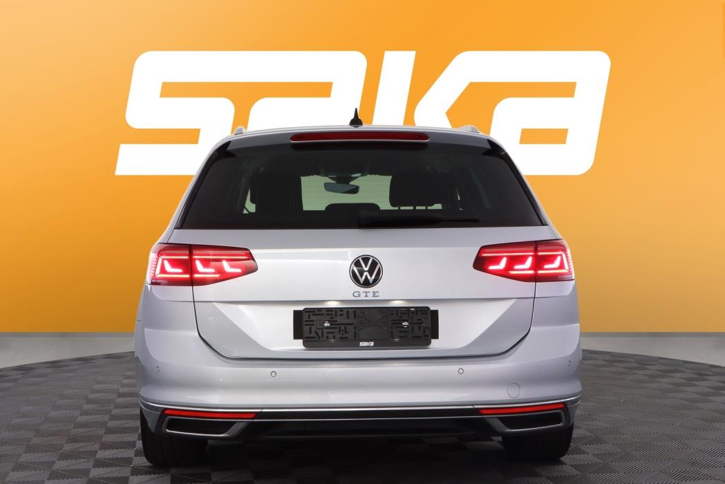 VOLKSWAGEN Passat 2023