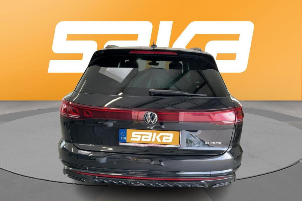 VOLKSWAGEN Touareg 2024