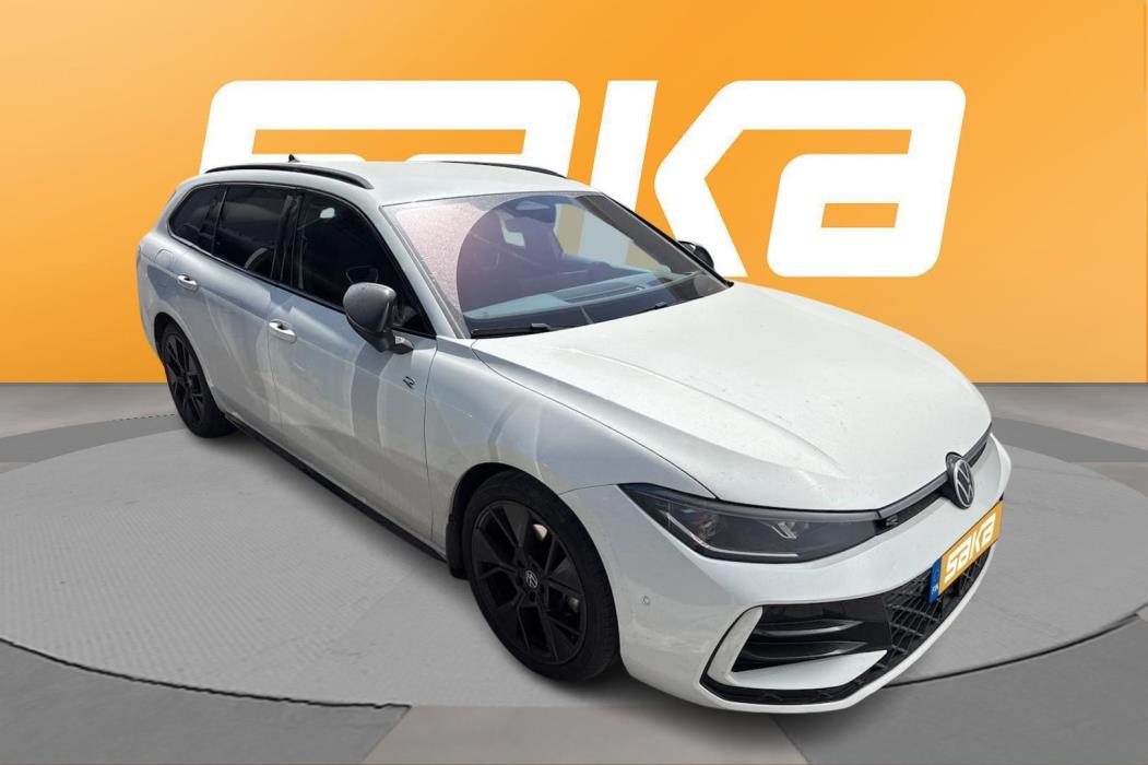 VOLKSWAGEN Passat 2024