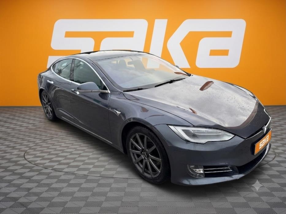 TESLA Model S 2020