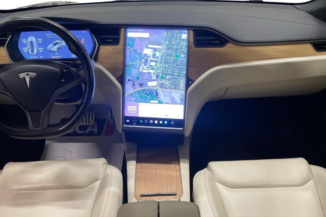 TESLA Model S 2020