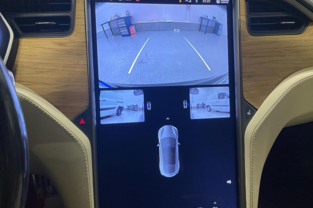 TESLA Model S 2020