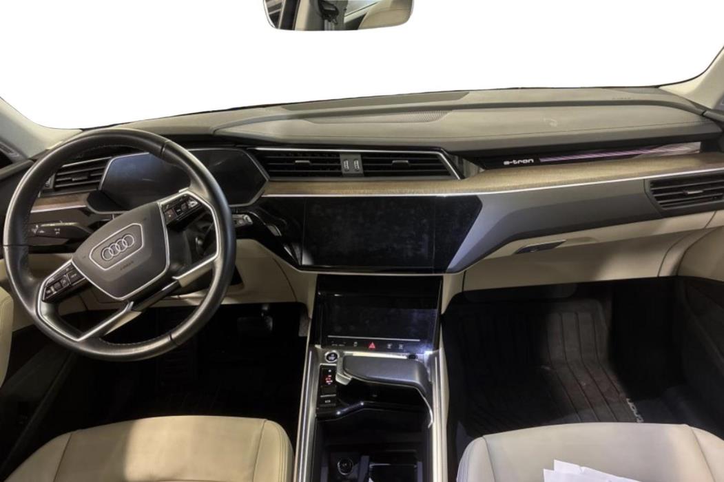 AUDI e-tron 2023