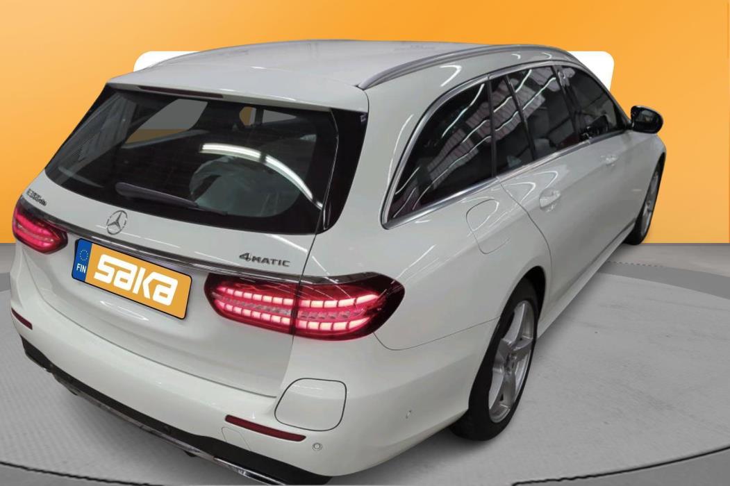 MERCEDES-BENZ E 2023