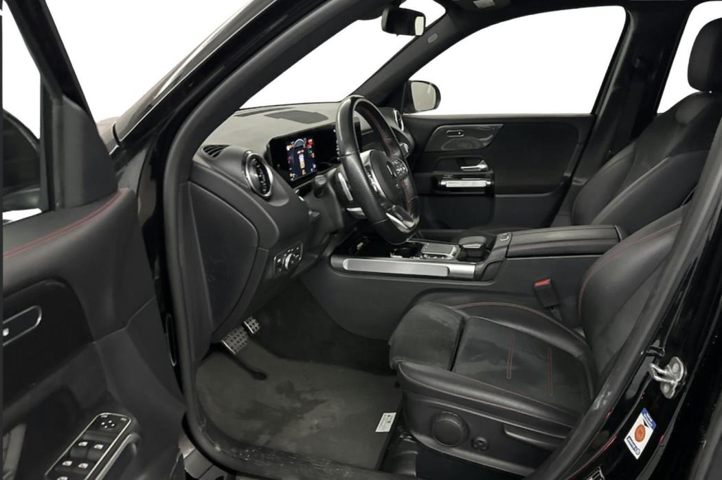 MERCEDES-BENZ GLB 2023