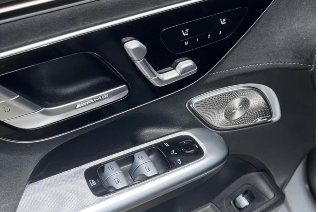 MERCEDES-BENZ EQE 2023