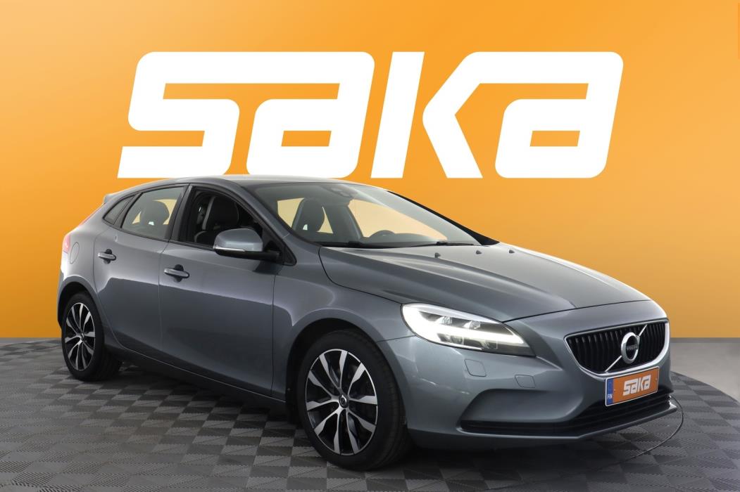 VOLVO V40 2019