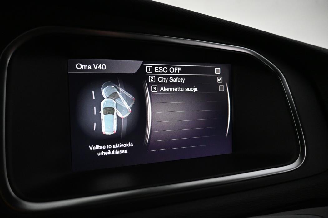 VOLVO V40 2019