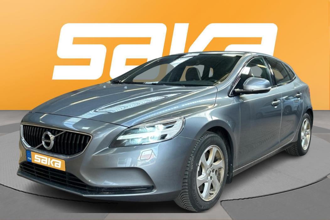 VOLVO V40 2019