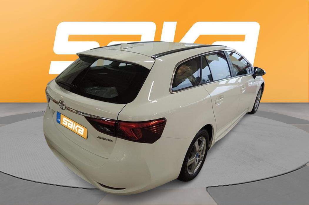TOYOTA Avensis 2015